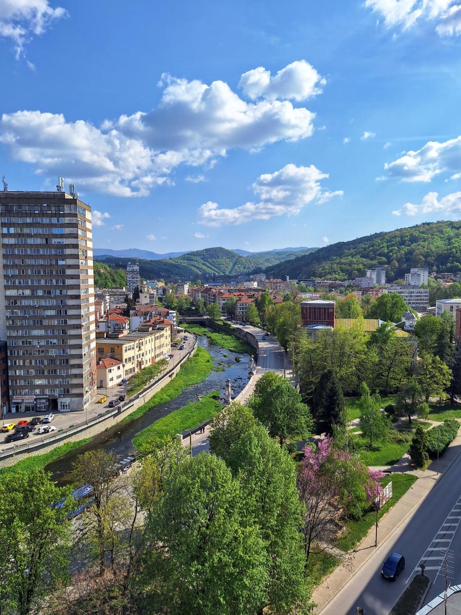 Студио Даневски-Balkan Tower Gabrovo Exterior photo